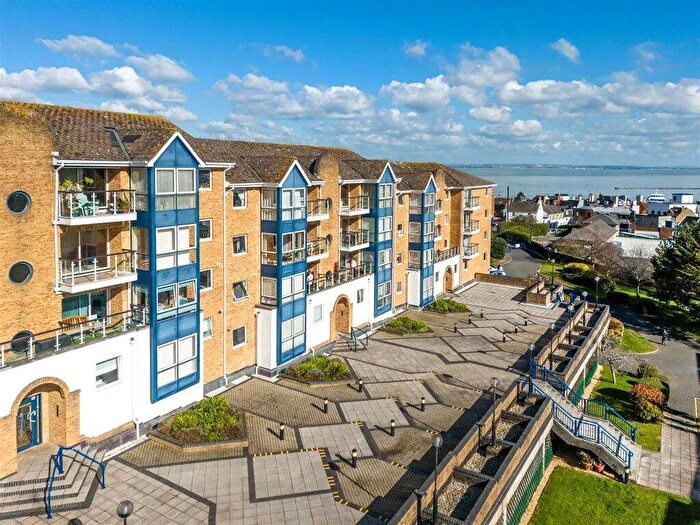 3 Bedroom Apartment For Sale In Admiral Gardens, Cowes, Isle Of Wight, PO31