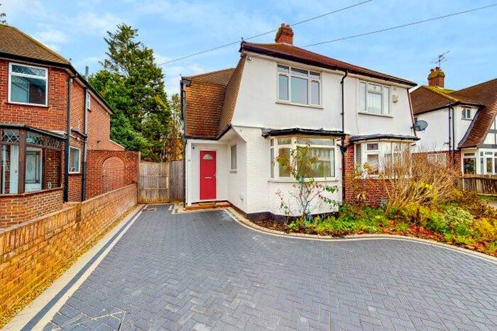 3 Bedroom Property To Rent In Waterbank Road, London, SE6