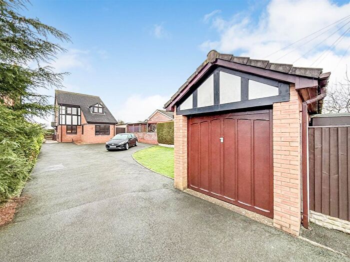 3 Bedroom Detached House For Sale In Rosehill Avenue, Whittington, SY11