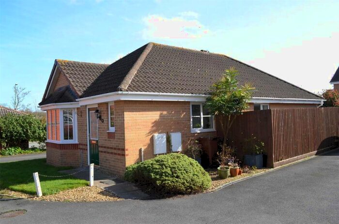 2 Bedroom Bungalow To Rent In Windsor Close, Cullompton, Devon, EX15