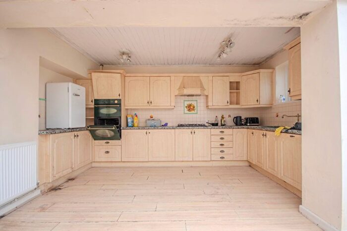 2 Bedroom End Of Terrace House For Sale In New Road, Ynysybwl, CF37