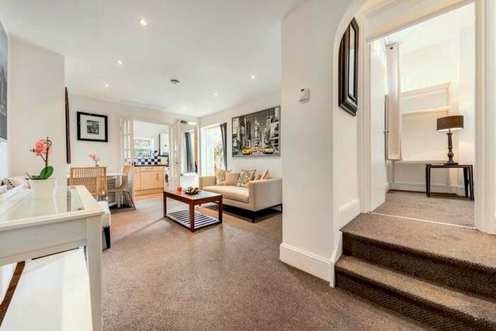 2 Bedroom Flat To Rent In Trent Road, London, SW2