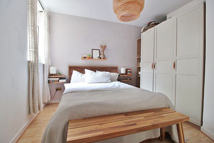 2 Bedroom Flat For Sale In Orchard Road, Southsea, PO4