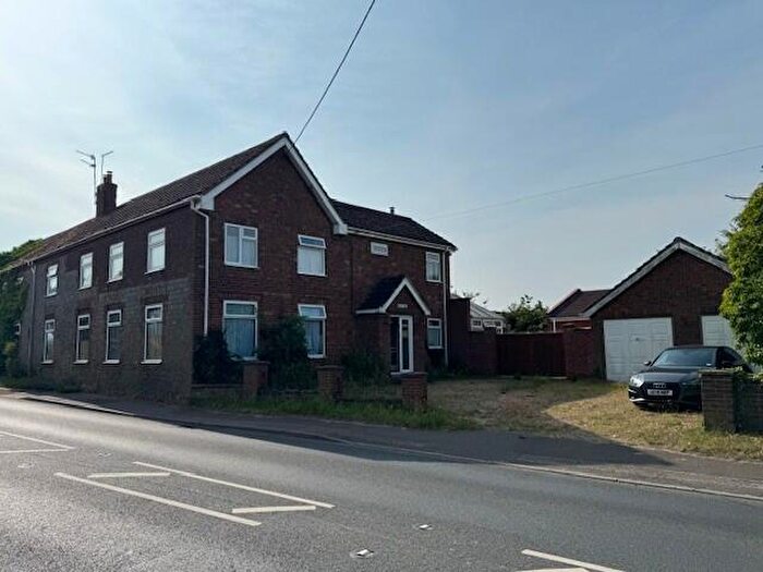 6 Bedroom Semi-Detached House For Sale In Buck House, Lynn Road, Hillington, King's Lynn, PE31