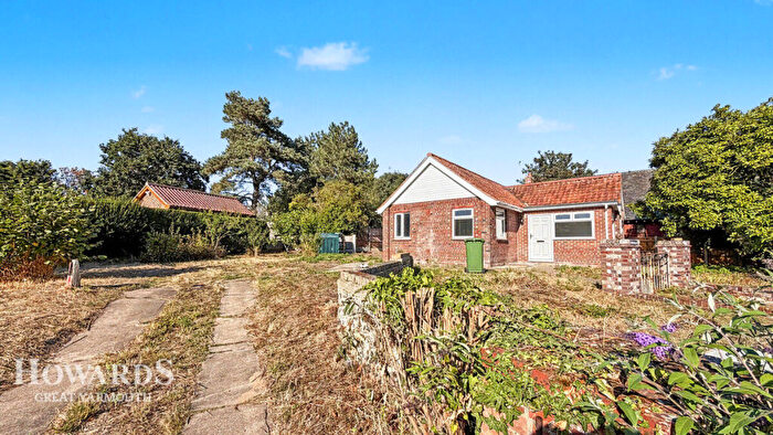 2 Bedroom Detached Bungalow For Sale In Mill Road, Stokesby, NR29
