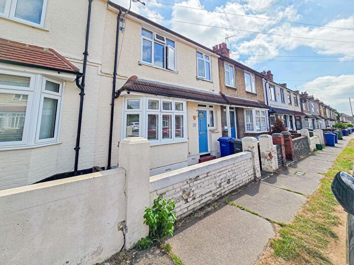 3 Bedroom Terraced House To Rent In Belmont Road, Grays, RM17