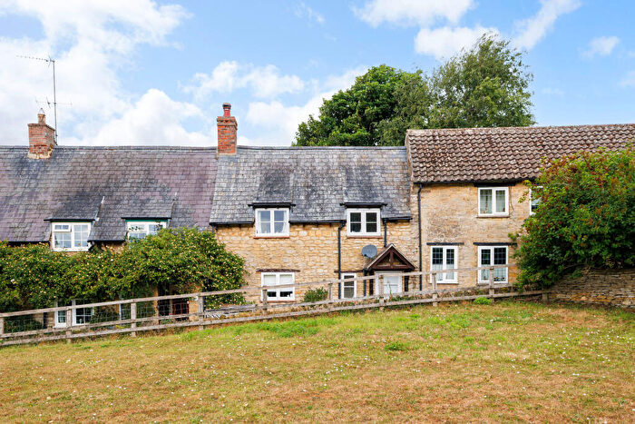 3 Bedroom Cottage For Sale In Greatworth, Banbury, OX17