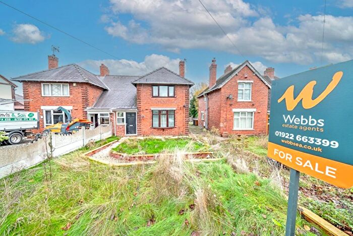 3 Bedroom Semi-Detached House For Sale In Ingram Road, Bloxwich, Walsall, WS3