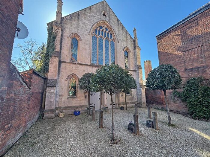 2 Bedroom Flat For Sale In Northgate Street, Devizes, SN10