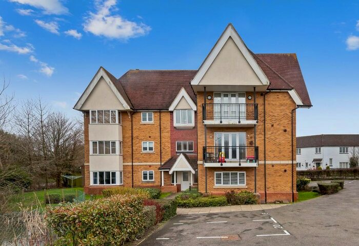 2 Bedroom Flat To Rent In Brisley Close, Kingsnorth, Ashford, TN23