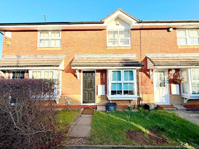 2 Bedroom Terraced House For Sale In Cresswell Gardens, Barton Hills, Luton, Bedfordshire, LU3