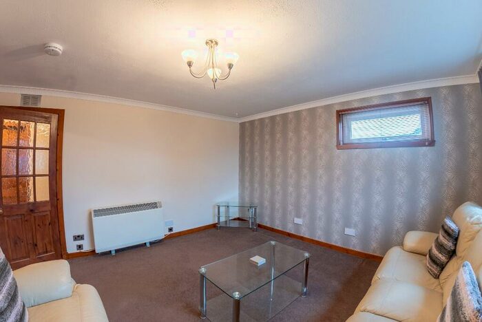 1 Bedroom Flat To Rent In Western Road, Woodside, Aberdeen, AB24