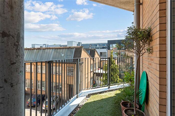 2 Bedroom Apartment For Sale In Martello Street, London, E8 - Photo 7