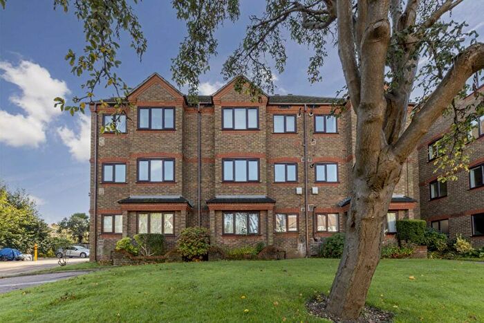 1 Bedroom Flat To Rent In Caroline Close, London, N10