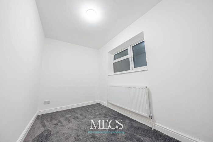 3 Bedroom Semi-Detached House For Sale In Wood Street, Dudley, West Midlands, DY2