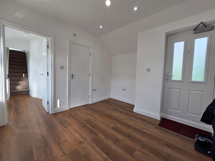 2 Bedroom Flat To Rent In Conway Road, Plumstead, SE18