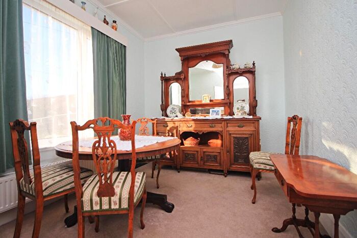 3 Bedroom Detached Bungalow For Sale In Porthcothan Bay, PL28