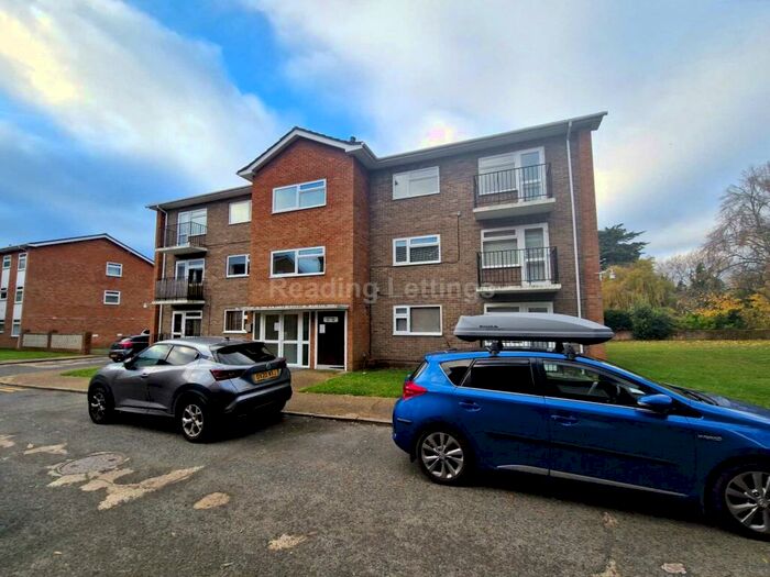 2 Bedroom Flat To Rent In Valerie Court, Reading, RG1