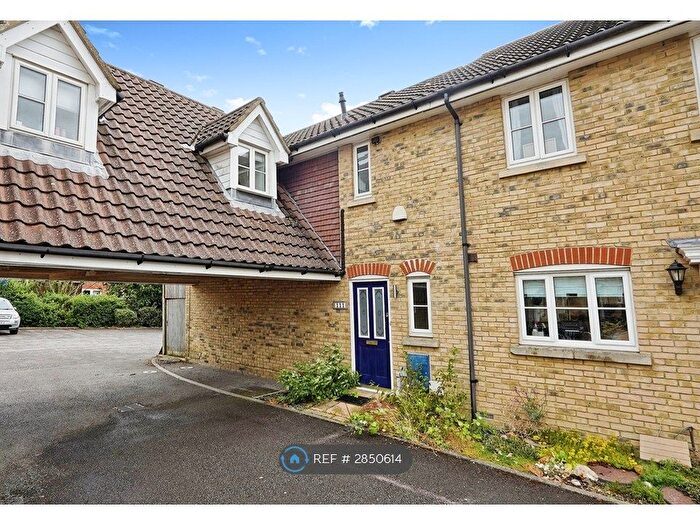3 Bedroom End Terrace House To Rent In Guernsey Way, Kent, TN24