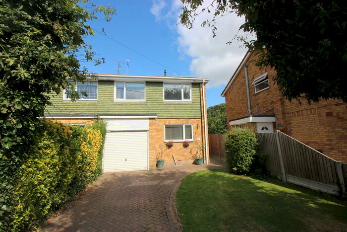 3 Bedroom Semi-Detached House To Rent In Branksome Avenue, Hockley, SS5