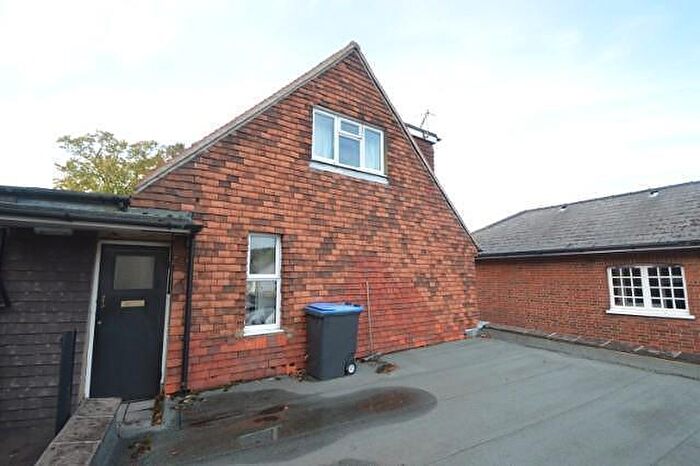 1 Bedroom Apartment To Rent In Bedroom Top Floor Apartment In Godalming, GU7