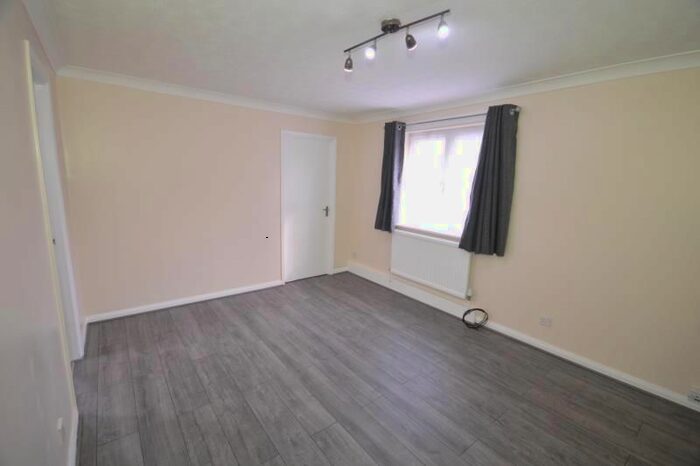 3 Bedroom Maisonette To Rent In Allhallows Road, Beckton, London, E6