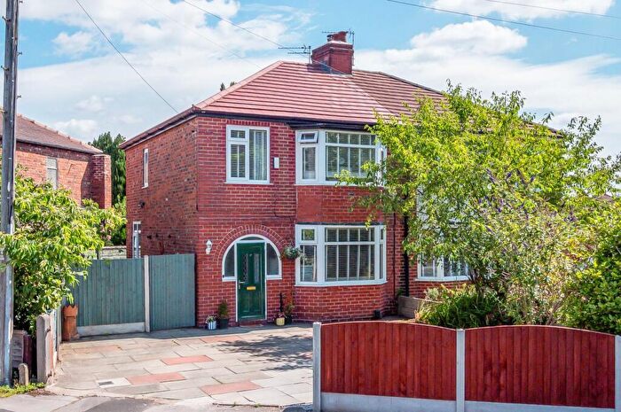 3 Bedroom Semi-Detached House For Sale In Woodsend Road South, Flixton, Manchester, M41