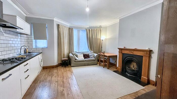 2 Bedroom Flat To Rent In Seymour Road, Bishopston, Bristol, BS7