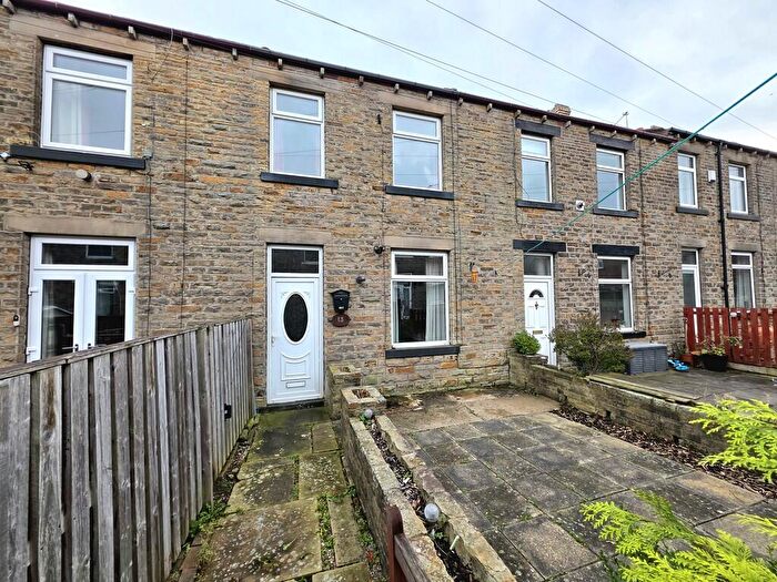2 Bedroom Terraced House To Rent In Beechfield Terrace, Cleckheaton, West Yorkshire, BD19
