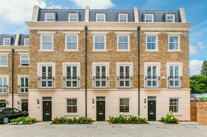 4 Bedroom Terraced House To Rent In Sulivan Road, SW6