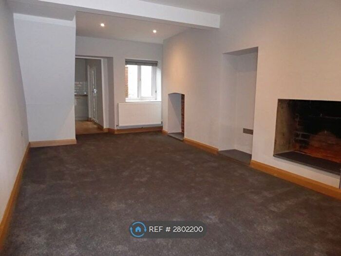 3 Bedroom Terraced House To Rent In North St, Bicester, OX26