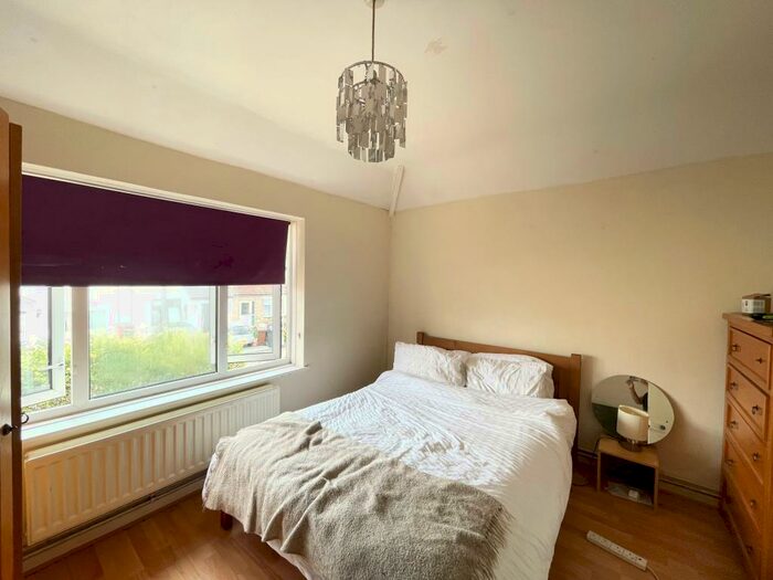 1 Bedroom Maisonette To Rent In Davington Road, RM8