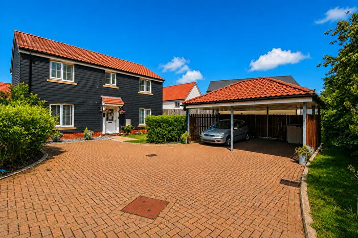 4 Bedroom Detached House For Sale In Kestrel Close, Gilden Park, Old Harlow, CM17