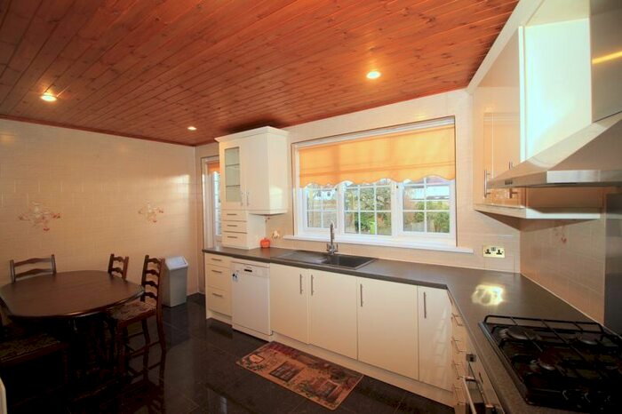 4 Bedroom Semi-Detached House To Rent In Pembroke Avenue, HA3