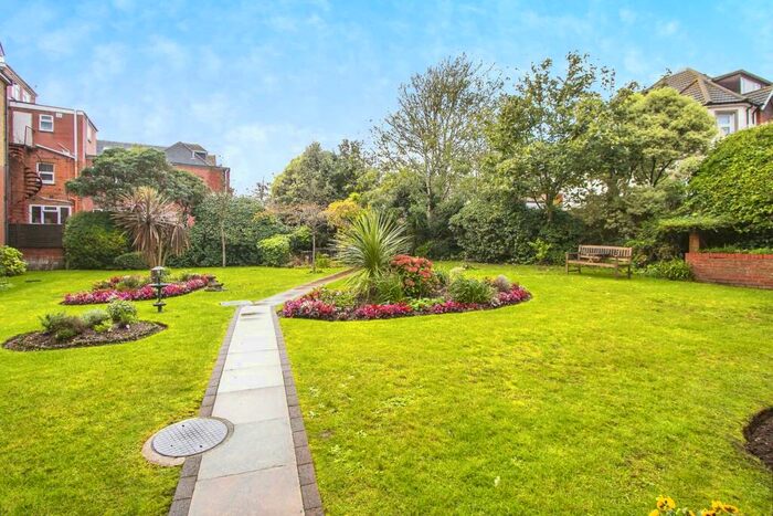 2 Bedroom Flat For Sale In Owls Road, Boscombe Spa, Bournemouth, Dorset, BH5