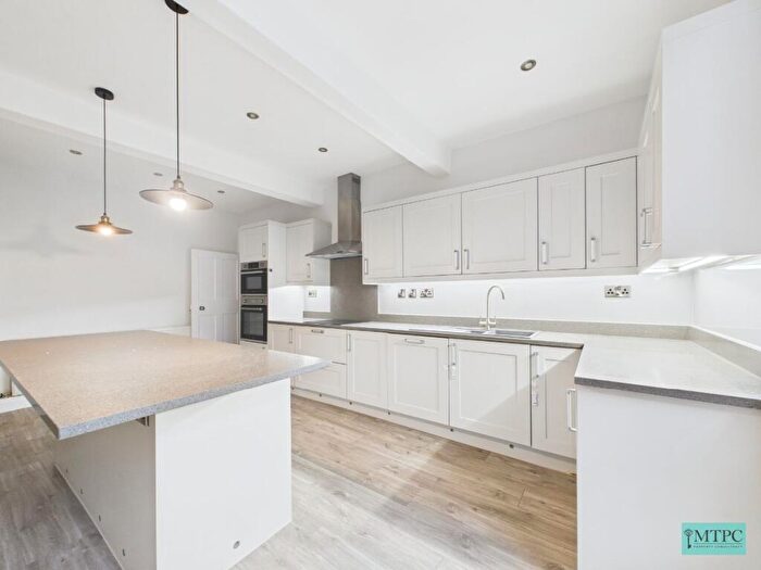 3 Bedroom Cottage To Rent In Lumby Hall Cottage, Lumby, South Milford, Leeds, LS25