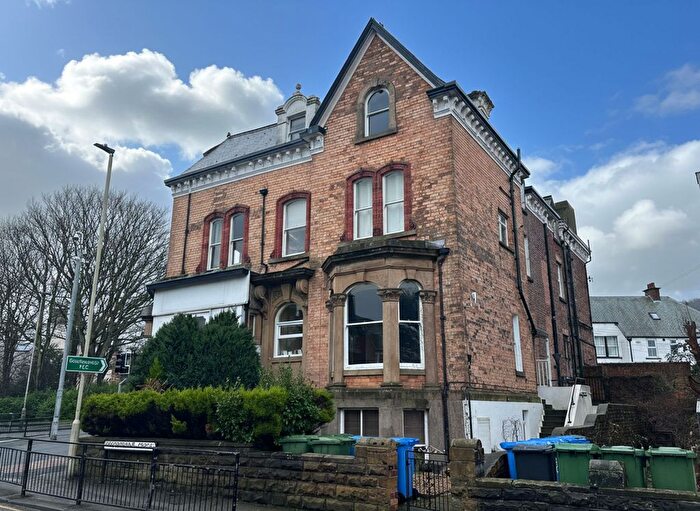 2 Bedroom Flat For Sale In Westbourne Grove, Scarborough, YO11