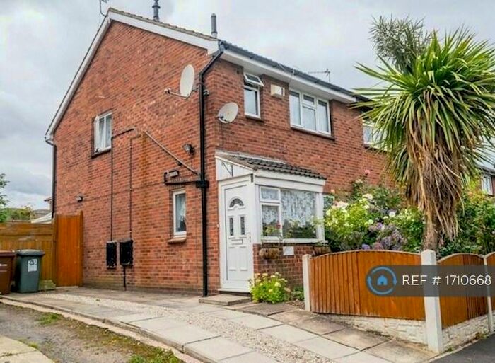 3 Bedroom Semi-Detached House To Rent In Grange Fields Road, Leeds, LS10