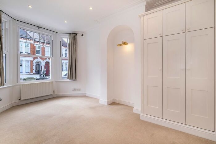 1 Bedroom Flat To Rent In Littlebury Road, London, SW4