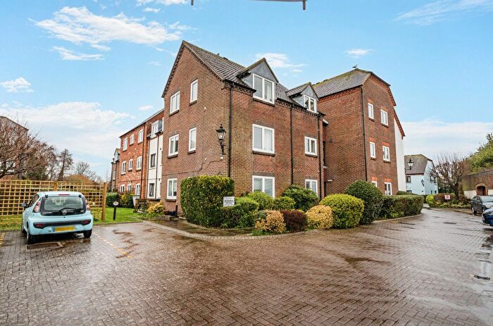 1 Bedroom Flat For Sale In Henty Gardens, The Maltings Henty Gardens, PO19