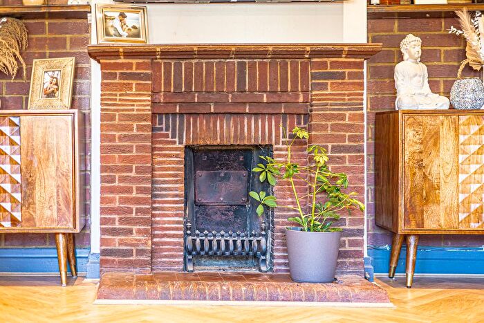 5 Bedroom Detached House For Sale In Benfleet Road, Benfleet, SS7