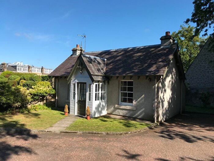 2 Bedroom Flat To Rent In Kinellan Road, Edinburgh, EH12