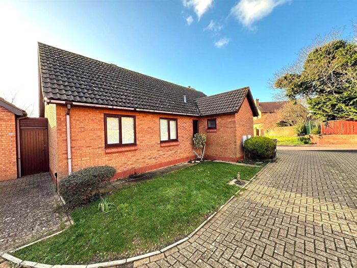 3 Bedroom Detached Bungalow For Sale In Connaught Gardens, Weymouth, DT4