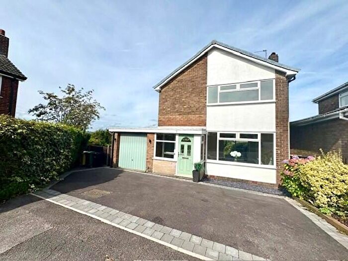 3 Bedroom Detached House To Rent In Ash Grove, BL2
