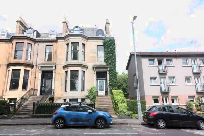 2 Bedroom Flat To Rent In Basement Flat, Highburgh Road, Glasgow, G12