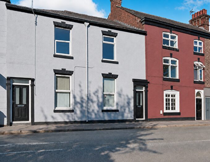 2 Bedroom Apartment To Rent In Park Green, Macclesfield, Cheshire, SK11