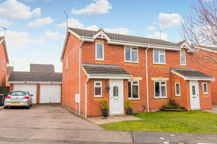 3 Bedroom Semi-Detached House To Rent In Epsom Close, Rushden, NN10