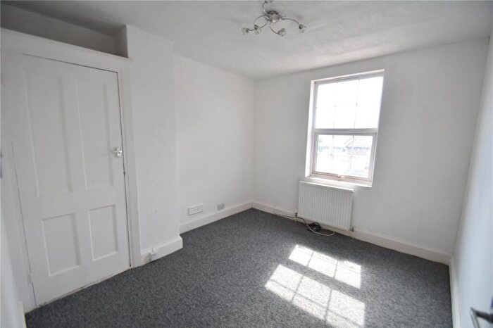 2 Bedroom Apartment For Sale In Goresbrook Road, Dagenham, RM9