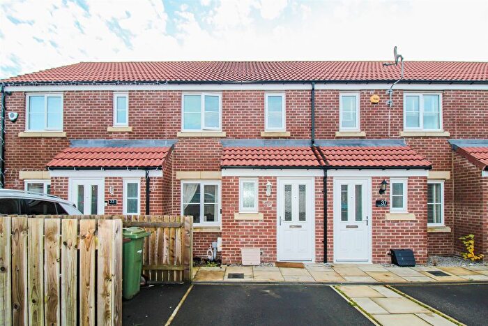 2 Bedroom Terraced House For Sale In Limestone Road, Wakefield, WF1