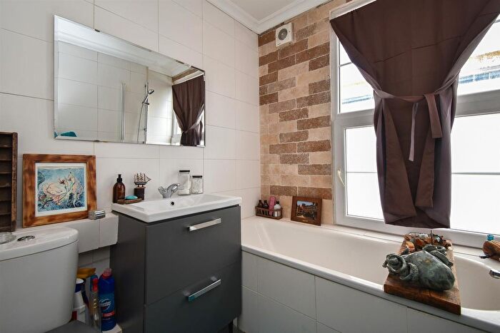 1 Bedroom Flat For Sale In London Road, St. Leonards-On-Sea, TN37